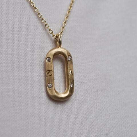 Taş Detaylı Ataç Form Kişiye Özel Harfli Kolye | Altın