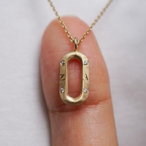 Taş Detaylı Ataç Form Kişiye Özel Harfli Kolye | Altın