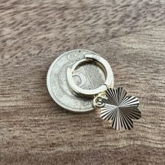 Yonca Sallantılı Küpe