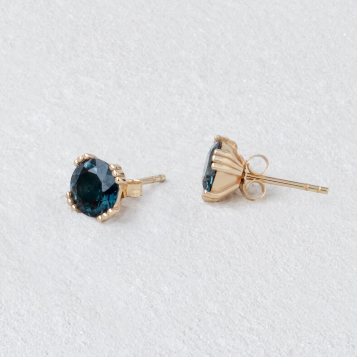 London Blue Topaz Küpe