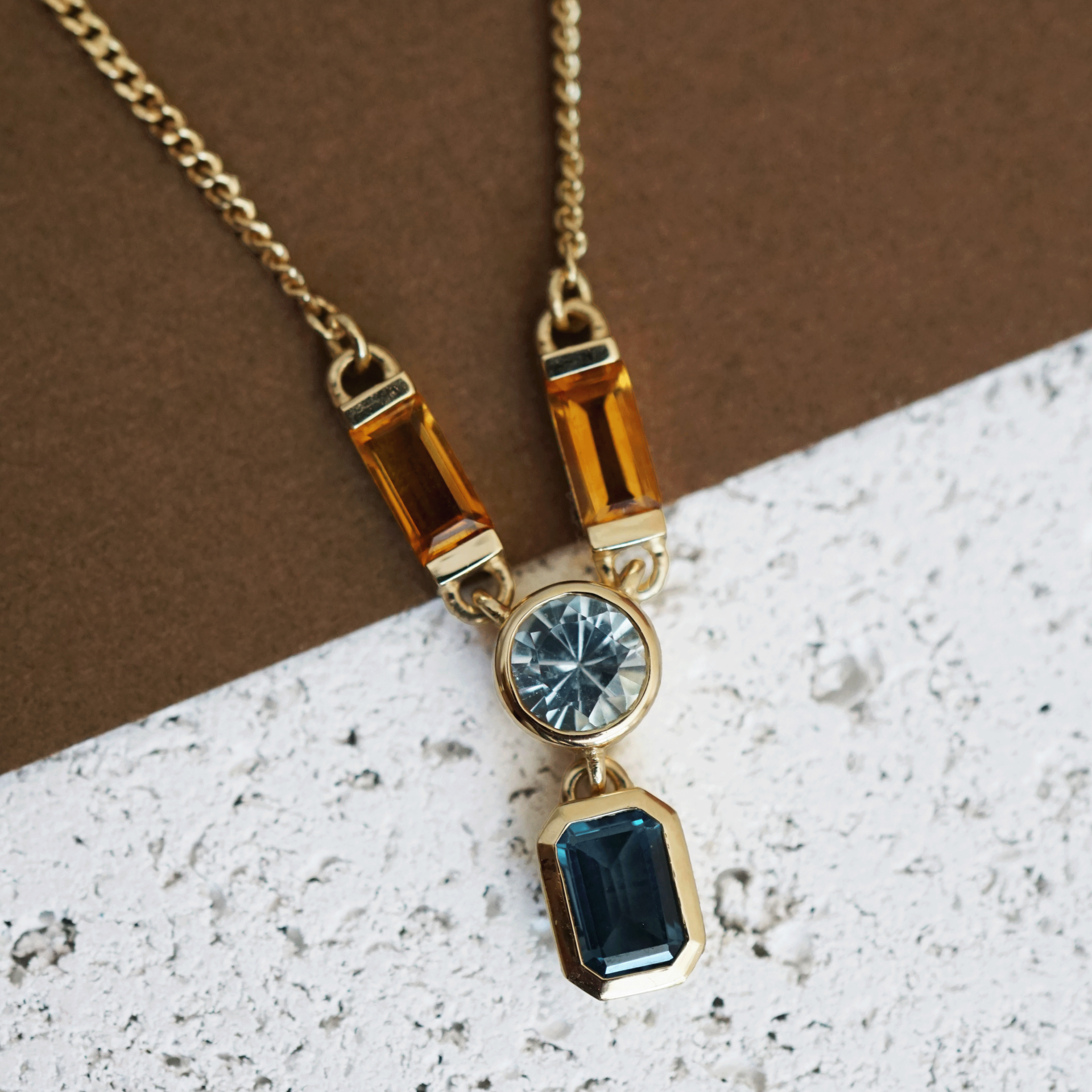 Ocean Glow – Renkli Doğal Taş Kolye | Altın