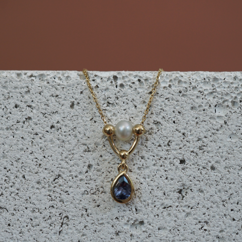 Serenity – Tanzanit ve Doğal İnci Kolye | Altın