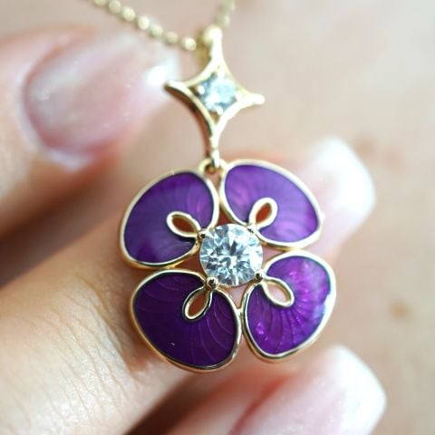 Mor Mine Çiçek Kolye 2 – Swarovski Taşlı Zarif Tasarım