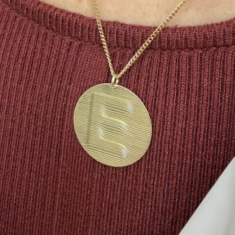 Kabartma Efektli Harf Kolye | Altın