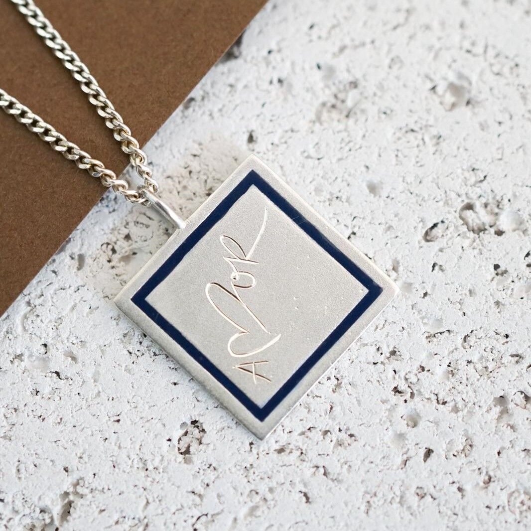 Amor (Aşk) Kolye - Mine Detaylı | Gümüş