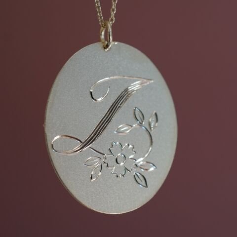 Çiçek Detaylı Harf Kolye | Altın