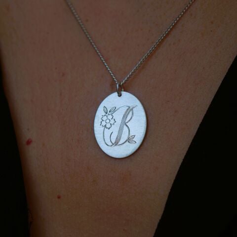 Çiçek Detaylı Harf Kolye | Gümüş
